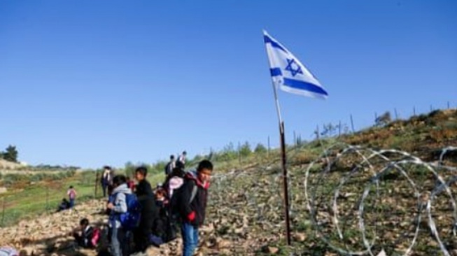 Seorang pelajar Palestina berusia 14 tahun, Aws al-Naasan, tewas ditembak di kepala dekat gerbang sekolahnya di wilayah Mughayyir, Tepi Barat. [Istimewa]