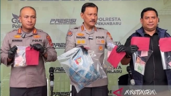 Maut di Balik Salaman Terakhir: Eks Menantu Dalangi Perampokan Sadis Lansia di Pekanbaru