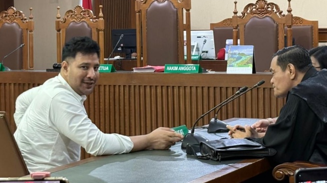 Ammar Zoni menjalani sidang vonis kasus narkoba di Pengadila Negeri Jakarta Pusat, Kamis (23/4/2026). [Tiara Rosana/Suara.com]