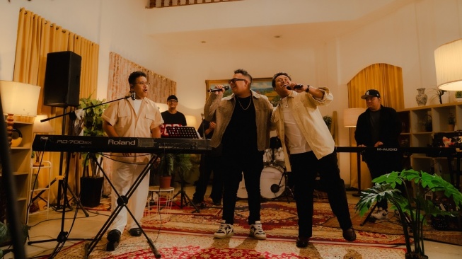 Duo Gery Gany menggandeng Mario G Klau di project live session bertajuk #TimurPride. [Instagram]