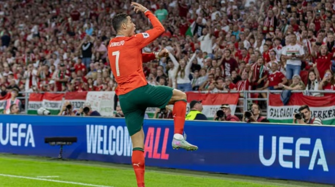 Simak profil lengkap Timnas Portugal, kekuatan strategi Roberto Martinez, hingga ambisi Cristiano Ronaldo membawa Selecao das Quinas juara di ajang Piala Dunia mendatang. (FIFA)