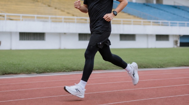 5 Sepatu Running Lokal Rp200 Ribuan Terbaik, Kualitas Juara Bukan Barang Abal-abal
