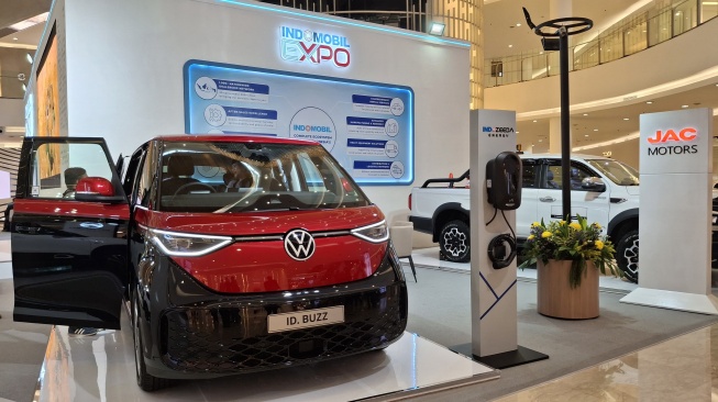Pameran khusus mobil listrik Indomobil Expo EVperience. (Foto: SUARA.COM/Michele Alessandra)