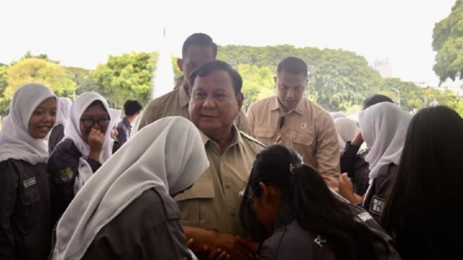Telepon Siswa OSIS Jabar, Prabowo Izinkan Keliling Istana Hingga Jelang Rapat