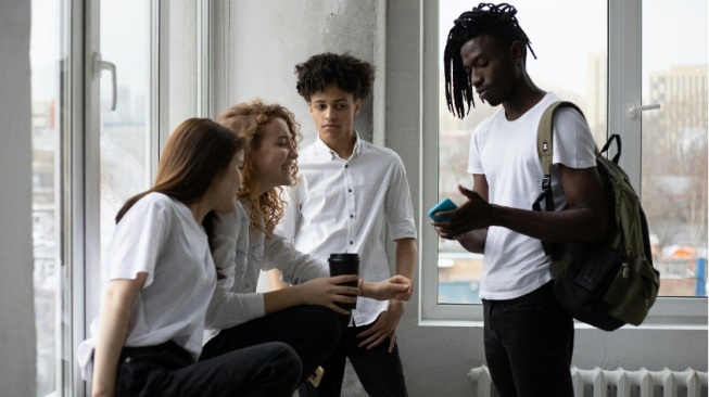 Etika Gen Z yang Terkikis: Menyoal Normalisasi Bahasa Kasar di Era Digital