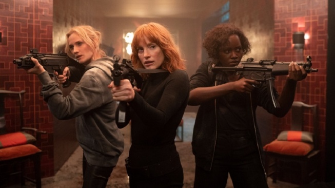 Film Ava yang dibintangi Jessica Chastain dan Colin Farrell akan tayang Selasa (5/5/2026) malam ini pukul 23.00 WIB di Trans TV. [YouTube]