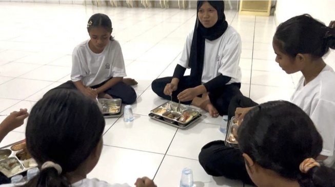 Anisa dan Kisah Toleransi Ramadan di Sekolah Rakyat Kupang