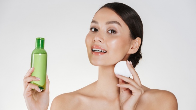 5 Toner yang Mencerahkan Wajah di Guardian dengan Kandungan Aktif Terbaik