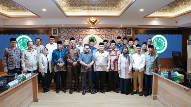 Kepala Staf Kepresidenan Jenderal TNI (Purn) Dudung Abdurachman berkunjung ke Kantor Majelis Ulama Indonesia (MUI) di Menteng, Jakarta Pusat, pada Selasa (5/5/2026). (Ist)