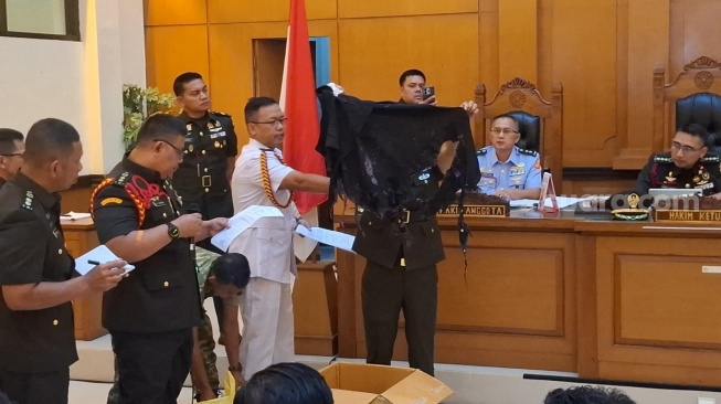 Penampakan Baju Lumat Andrie Yunus, Bukti Kejam Anggota BAIS di Persidangan