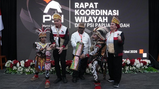 Ketua Umum DPP PSI Kaesang Pangarep secara resmi melantik jajaran pengurus DPW PSI Papua Tengah dalam Rapat Koordinasi Wilayah (Rakorwil) yang digelar di Nabire, Papua Tengah, Kamis (7/5/2026). [Dok Pribadi]
