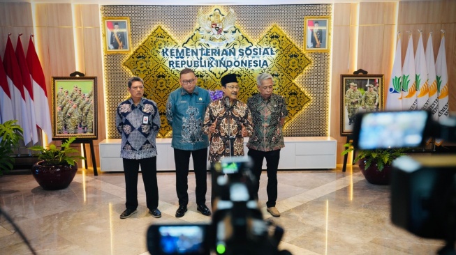 Kemensos Bentuk Tim Khusus untuk Mendalami Pengadaan Sepatu Sekolah Rakyat