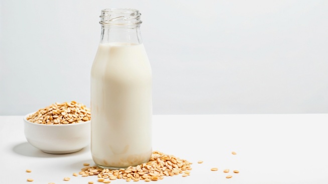 Apakah Oat Milk Lebih Sehat dari Susu Sapi? Ketahui Dulu Hal Ini