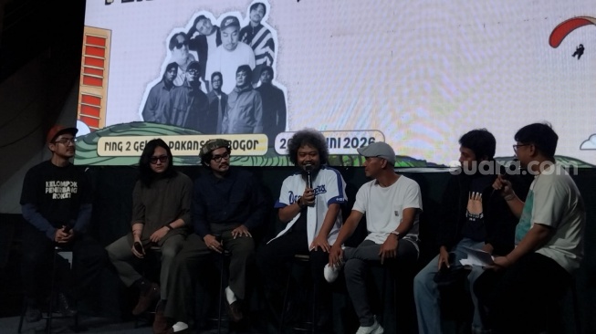 Konferensi pers festival musik akbar Pesta Bebas Berselancar (PBB) akan kembali menggebrak Cibinong. [Andi Ahmad S/Suara.com]