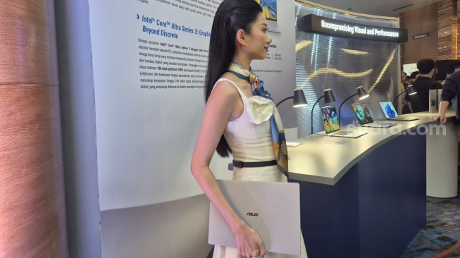 ASUS ExpertBook Ultra resmi meluncur di Jakarta, Kamis (7/5/2026). [Suara.com/Dythia]
