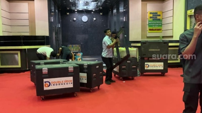 Uang Miliaran Rupiah hingga Puluhan Juta Dong Vietnam Disita dari Sarang Judol Hayam Wuruk