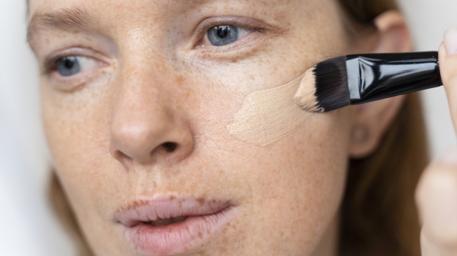 6 Rekomendasi BB Cream untuk Usia 40 Tahun ke Atas dari Brand Lokal