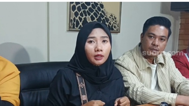 ART Hanya Bercanda Akui Kenzy Taulany Suaminya: Mana Mungkin, Saya Juga Punya Suami