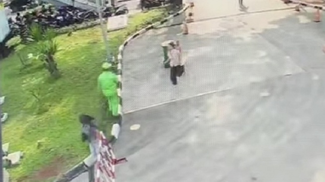 Ngeri! Calon Saksi di PN Jakarta Barat Dikejar dan Dianiaya, Videonya Viral di Medsos!