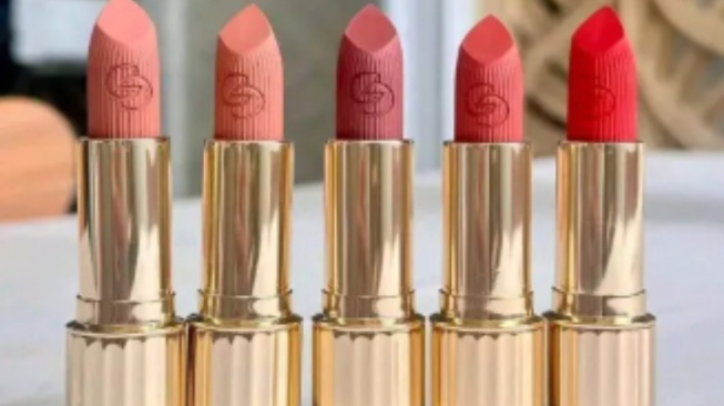 Giordani Gold Eternal Glow Lipstick SPF 25.