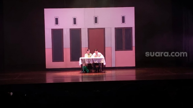 Review Teater Musikal Sayap Cinta: Perpaduan Akting, Nyanyian, dan Cinta Abadi Habibie Ainun