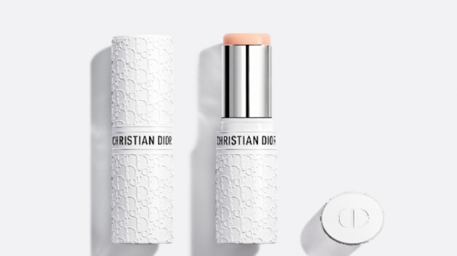Dior Mattifying Invisible UV Stick SPF 50 PA++++. [Dior]