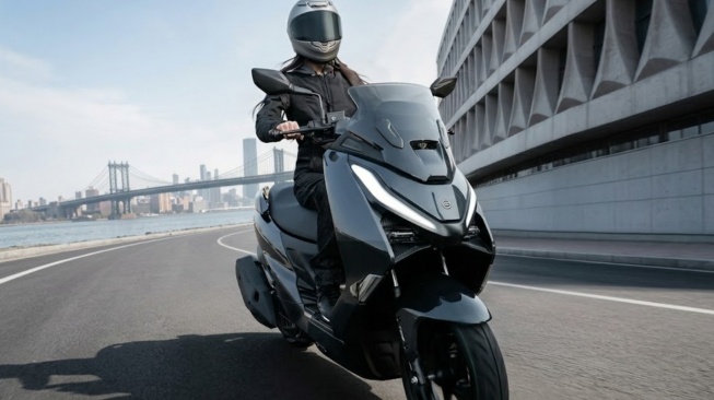 Pesona Saingan Honda PCX Murah, Punya Dek Rata Super Mewah Bisa Buat Bawa Koper