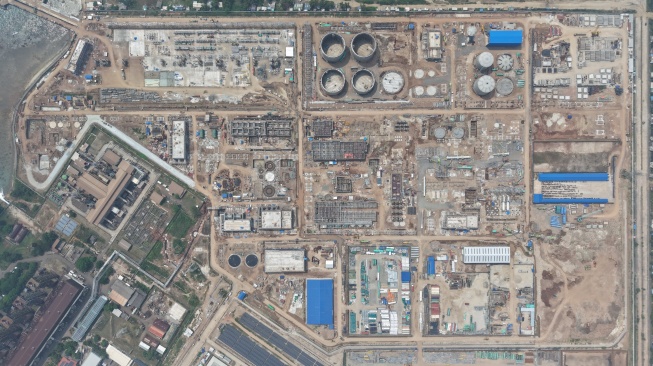 Pembangunan Pabrik Kimia Chlor Alkali dan Ethylene Dichloride (CA-EDC) milik PT Chandra Asri Tbk. (TPIA) telah mencapai 66 persen. Pabrik akan mengurangi ketergantungan impor kimia. [Dok Chandra Asri].