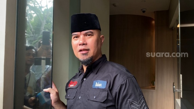 Ogah Dipanggil Kakek oleh Cucunya, Ahmad Dhani Kenalkan Sebutan Jiddi