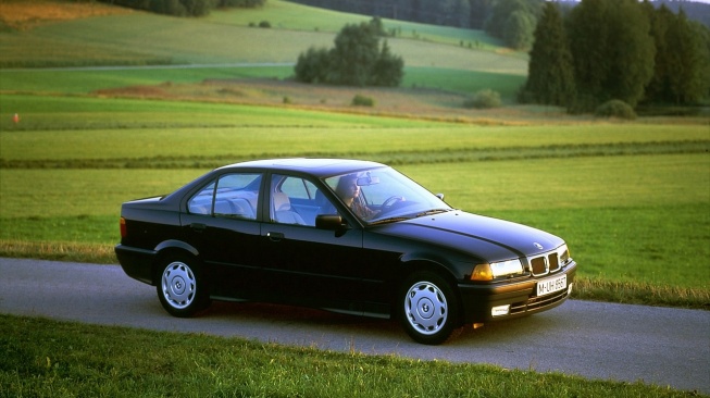 BMW 318i E36 (1990–1998). (Carswp)