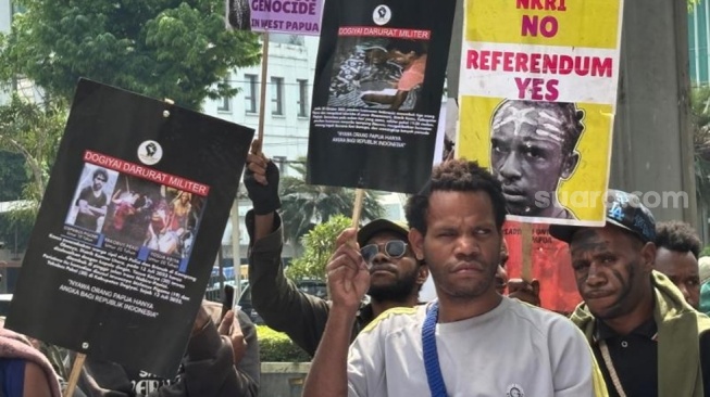Front Anti Militerisme Gelar Aksi di Kementerian HAM, Soroti Konflik dan Kekerasan di Papua