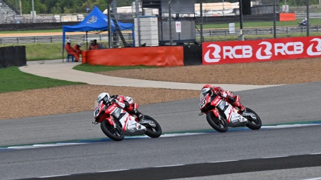 Ganas Bersama CBR250RR, Andalan AHRT Sukses Kibarkan Merah Putih di Sirkuit Buriram (Dok. AHM)