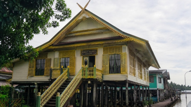 Rumah Melayu Pontianak: Arsitektur Cerdas yang Tahan Banjir Luapan Sungai Kapuas