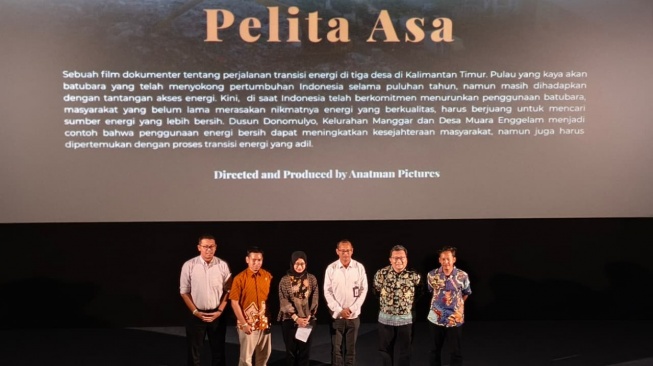 Film Pelita Asa Ungkap Wajah Lain Transisi Energi, Dari Desa Gelap ke Energi Surya