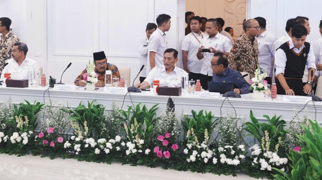 RTM di Bappenas, Luhut Apresiasi Kinerja Kemensos Integrasikan Data dan Digitalisasi Bansos
