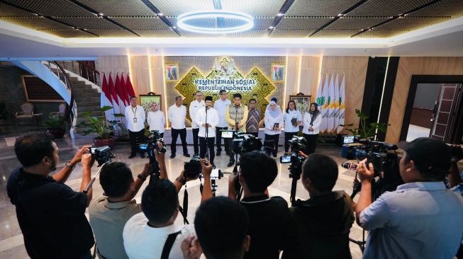 Kementerian Sosial (Kemensos) dan Kementerian Perumahan dan Kawasan Permukiman (PKP) sepakat bekerjasama merenovasi rumah para orang tua siswa Sekolah Rakyat yang tidak layak huni. (Dok: Kemensos)