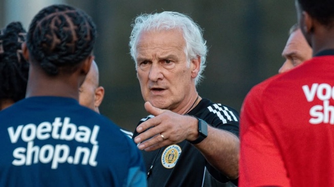 Fred Rutten Mundur dari Timnas Curacao, Dick Advocaat Berpeluang Kembali untuk Piala Dunia 2026
