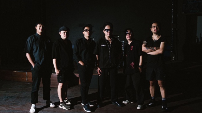 Band asal Bandung, Sembilan Tera merilis mini album bertajuk Sementara Itu. [dokumentasi pribadi]
