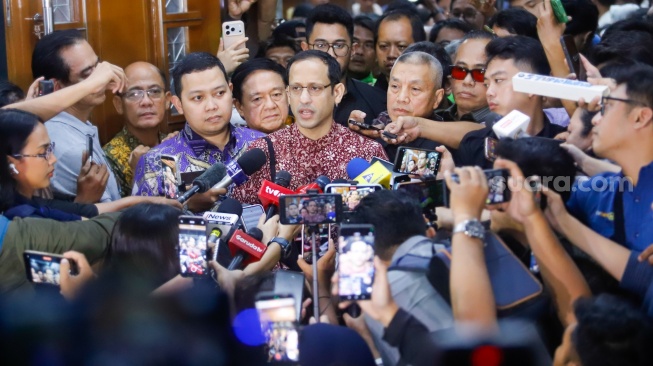 Terdakwa kasus dugaan korupsi pengadaan Chromebook dalam program digitalisasi pendidikan di Kemendikbudristek Nadiem Makarim usai menjalani sidang lanjutan di Pengadilan Tipikor, Jakarta, Rabu (13/5/2026). [Suara.com/Alfian Winanto]