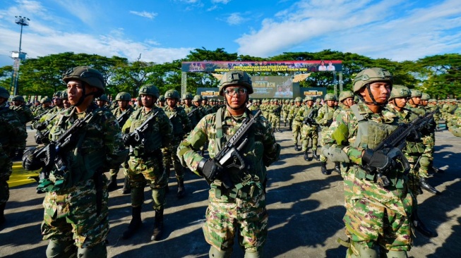 Penetapan dan Pengukuhan 500 Komcad ASN Pemprov Sulsel di Lapangan Karebosi Makassar, Rabu (13/5/2026) [SuaraSulsel.id/Humas Pemprov Sulsel]