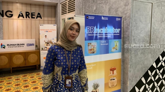 Koordinator Rumah BUMN BRI Yogyakarta, Fiera Dwi Hapsari, saat ditemui di kantornya. (Suara.com/Irwan Febri)