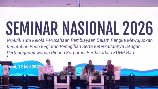 Suasana Seminar Nasional bertajuk &ldquo;Praktik Tata Kelola Perusahaan Pembiayaan dalam rangka Mewujudkan Kepatuhan pada Kegiatan Penagihan serta Keterkaitannya dengan Pertanggungjawaban Pidana Korporasi berdasarkan KUHP Baru&rdquo;, yang diselenggarakan oleh Asosiasi Advokat Konstitusi (AAK) bersama dengan FIFGROUP, Kepolisian Republik Indonesia, Kementerian Hukum Republik Indonesia, Mahkamah Konstitusi, PT Mitra Jasa Penagihan, Asosiasi Profesional Jasa Penagihan Indonesia, dan Mitra Lawyer, pada Selasa, 12 Mei 2026, di Hotel Novotel Bogor Golf Resort and Convention Center, Jawa Barat.