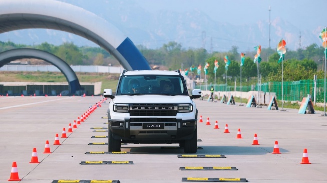 SUV Hybrid JETOUR Buktikan Ketangguhan di Lintasan Ekstrem