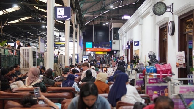 Stasiun Tugu dan Lempuyangan Membeludak, Okupansi KA Daop 6 Melejit di Libur Kenaikan Yesus Kristus