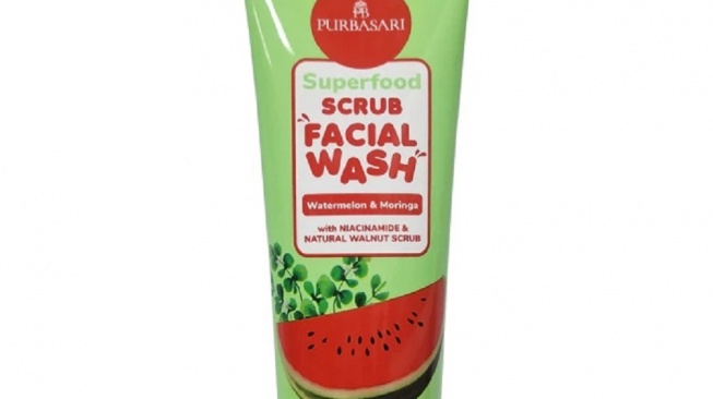 Purbasari Superfood Scrub Facial Wash Watermelon & Moringa  (Shopee)