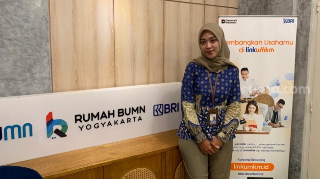 Koordinator Rumah BUMN BRI Yogyakarta, Fiera Dwi Hapsari, ketika ditemui di kantornya. (Suara.com/Irwan Febri)