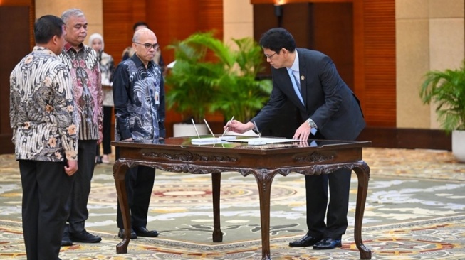 Menteri Keuangan Purbaya Yudhi Sadewa saat pelantikan delapan pejabat Pajak di Kantor Kemenkeu pada Selasa (12/5/2026). [Dok. Kemenkeu] 