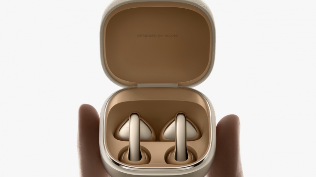 Xiaomi earphone clip-on pertama. [Weibo]