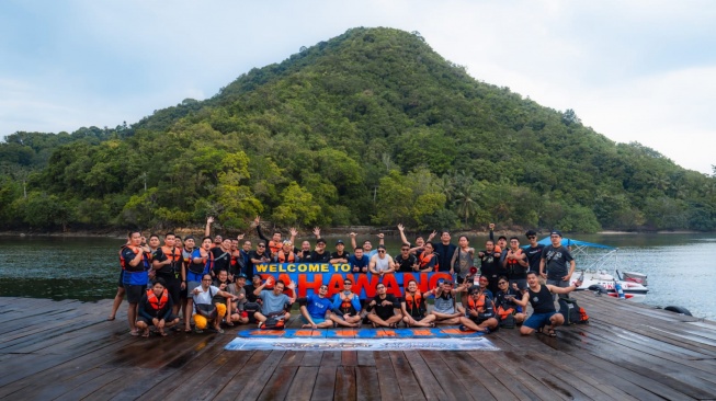 Eksplor Pulau Pahawang di sela perjalanan touring MAXI Tour Boemi Nusantara Jakarta - Lampung yang berlangsung pada 8 Mei - 11 Mei 2026. (Foto: SUARA.COM/Manuel Jeghesta)
