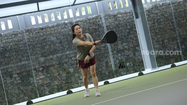 The Padel Studio yang berlokasi di Jl. Jalur Sutera Tim, Alam Sutera, Kota Tangerang, resmi menghadirkan Adidas Court pertama di Indonesia dengan konsep premium, modern, dan eksklusif. [Suara.com]
